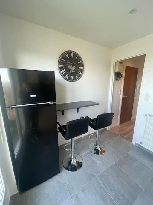 Le Belvedere Dernier Etage Avec Terrasse Wifi Fibre Apartment Tarbes Exterior photo