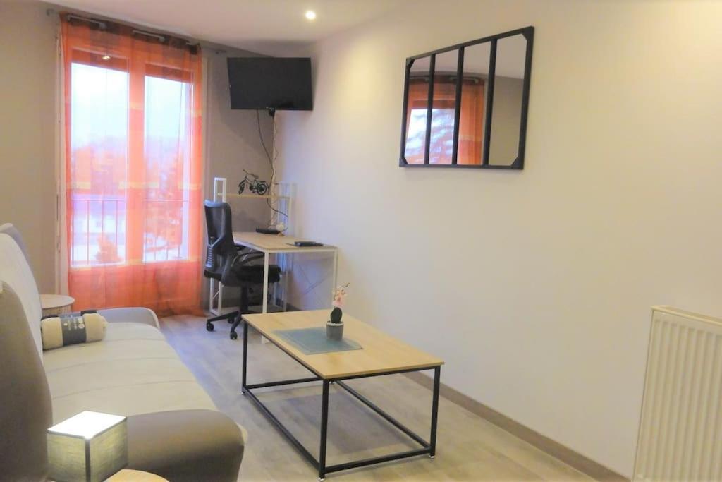 Le Belvedere Dernier Etage Avec Terrasse Wifi Fibre Apartment Tarbes Exterior photo