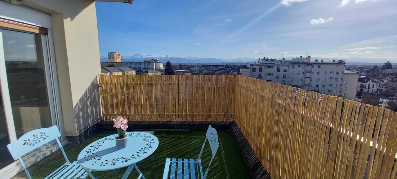 Le Belvedere Dernier Etage Avec Terrasse Wifi Fibre Apartment Tarbes Exterior photo