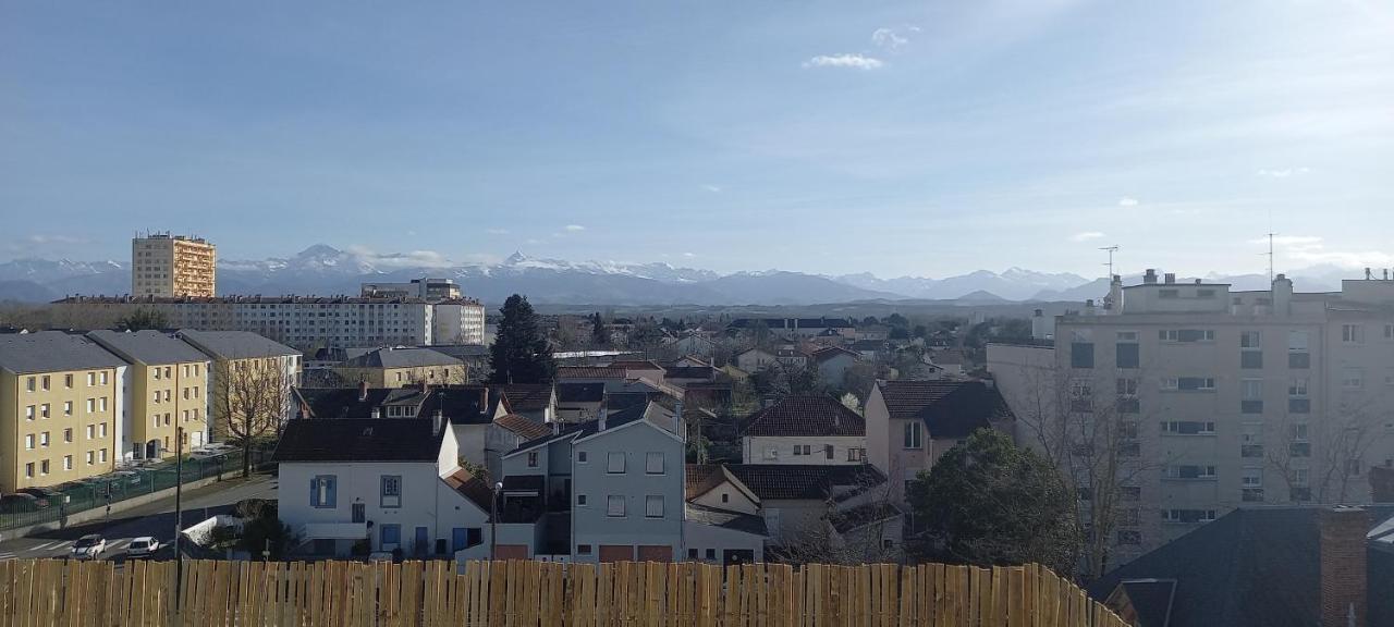 Le Belvedere Dernier Etage Avec Terrasse Wifi Fibre Apartment Tarbes Exterior photo