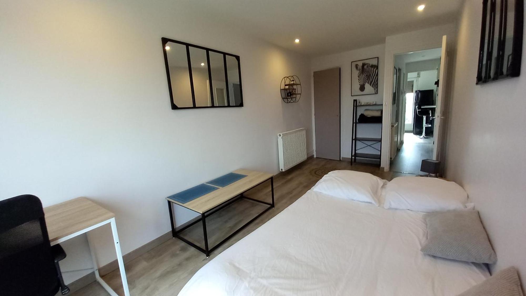 Le Belvedere Dernier Etage Avec Terrasse Wifi Fibre Apartment Tarbes Exterior photo